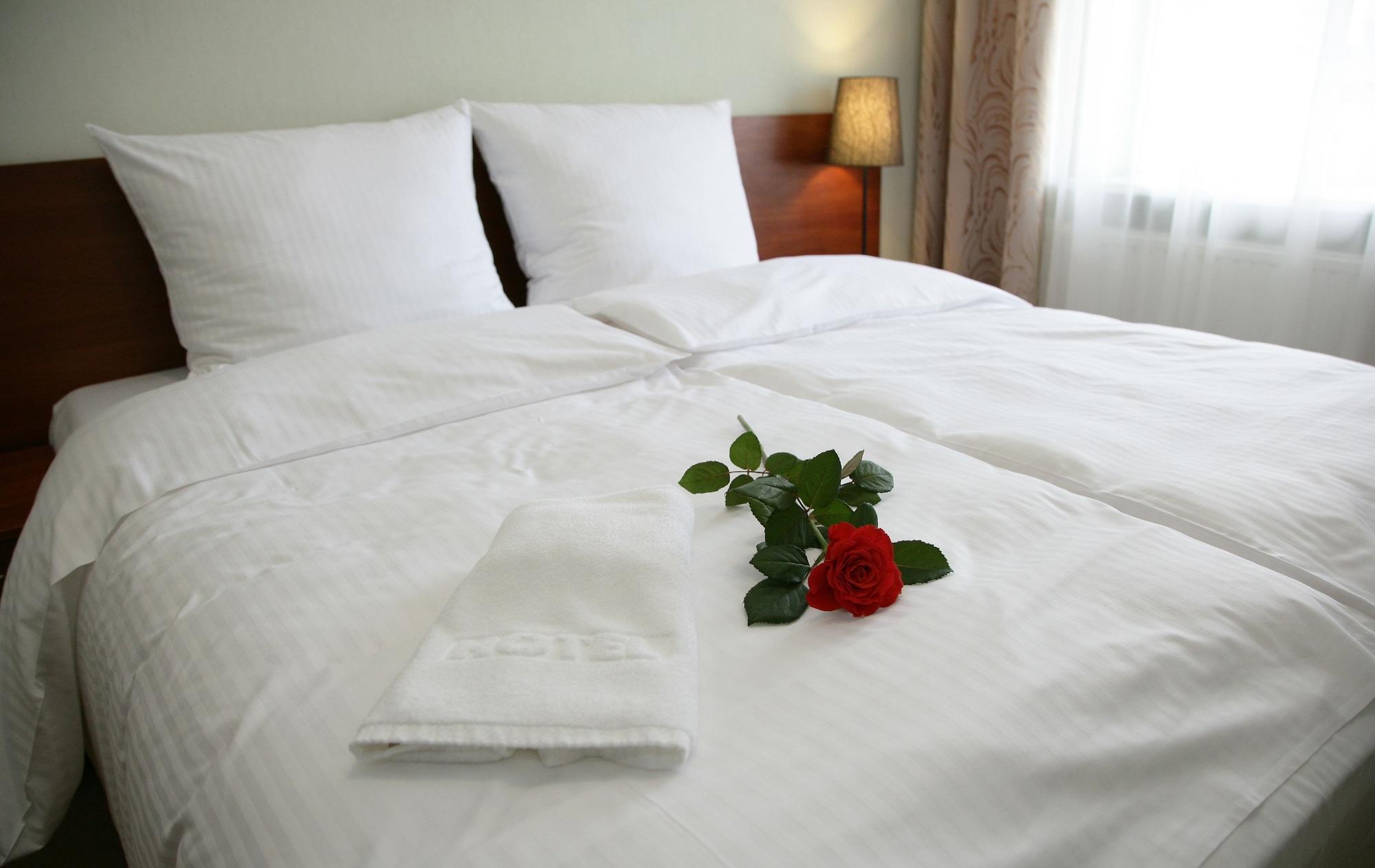 Aparthotel Globus クラクフ エクステリア 写真