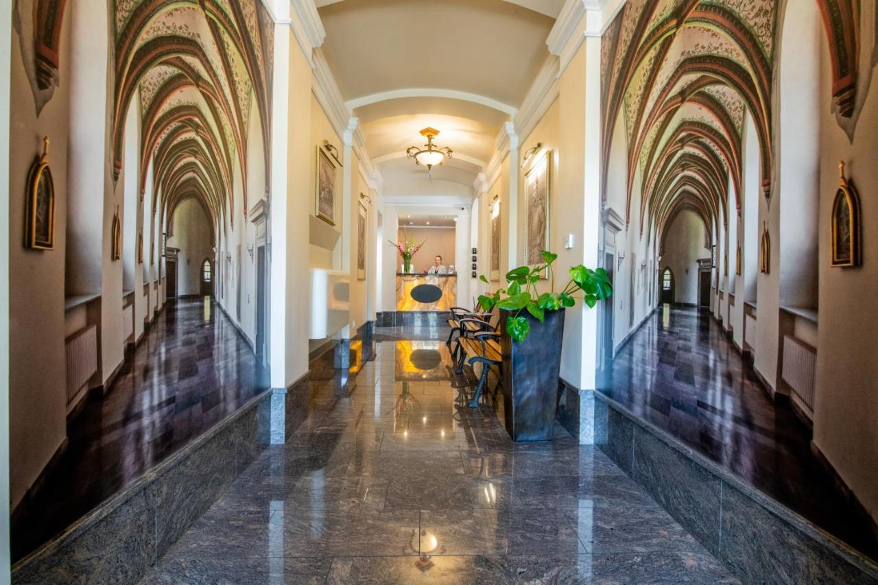 Aparthotel Globus クラクフ エクステリア 写真