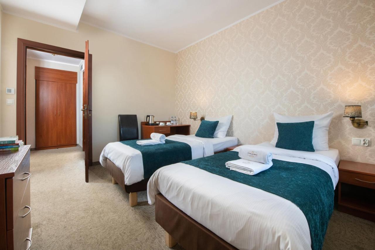 Aparthotel Globus クラクフ エクステリア 写真