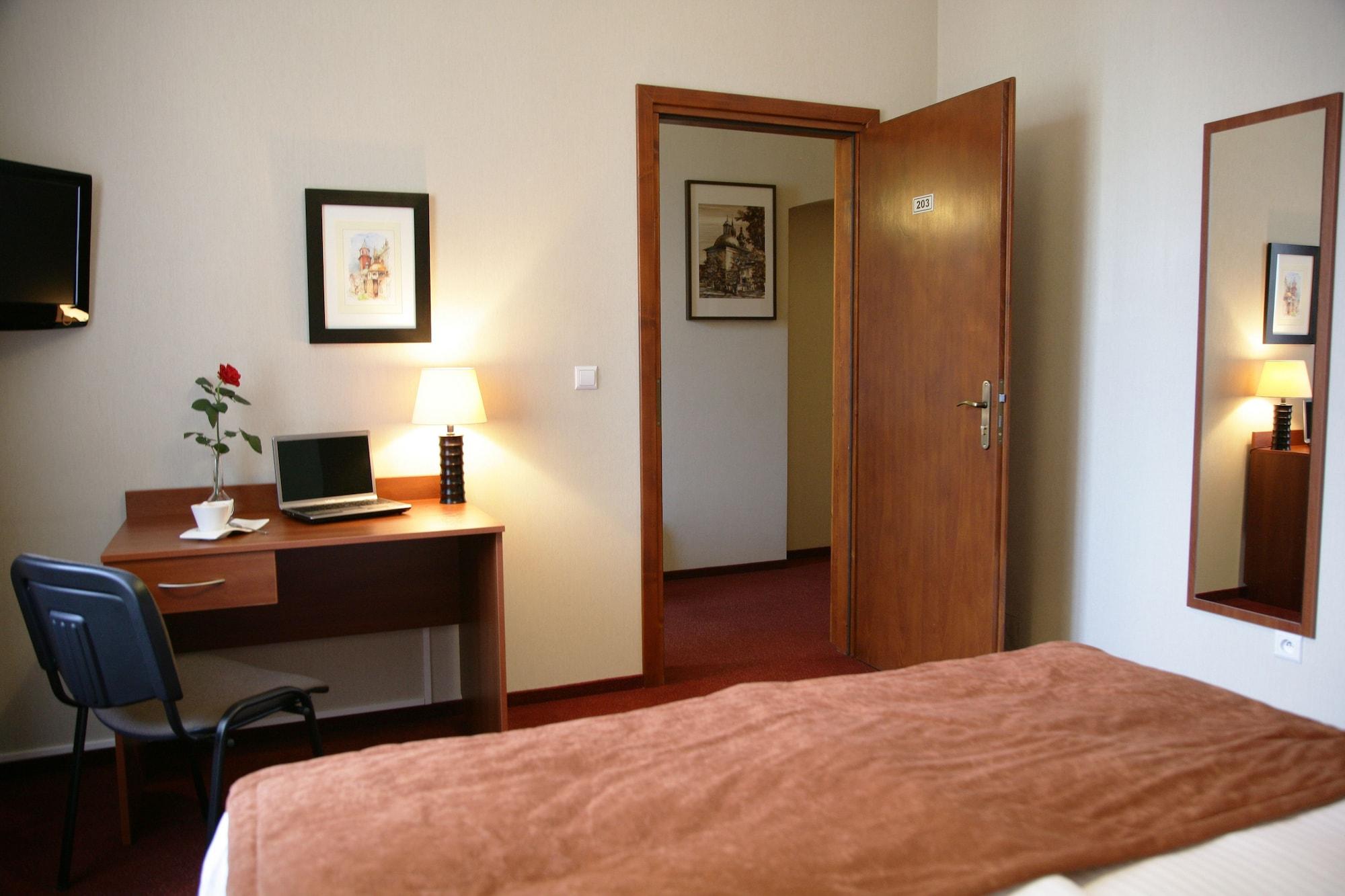Aparthotel Globus クラクフ エクステリア 写真