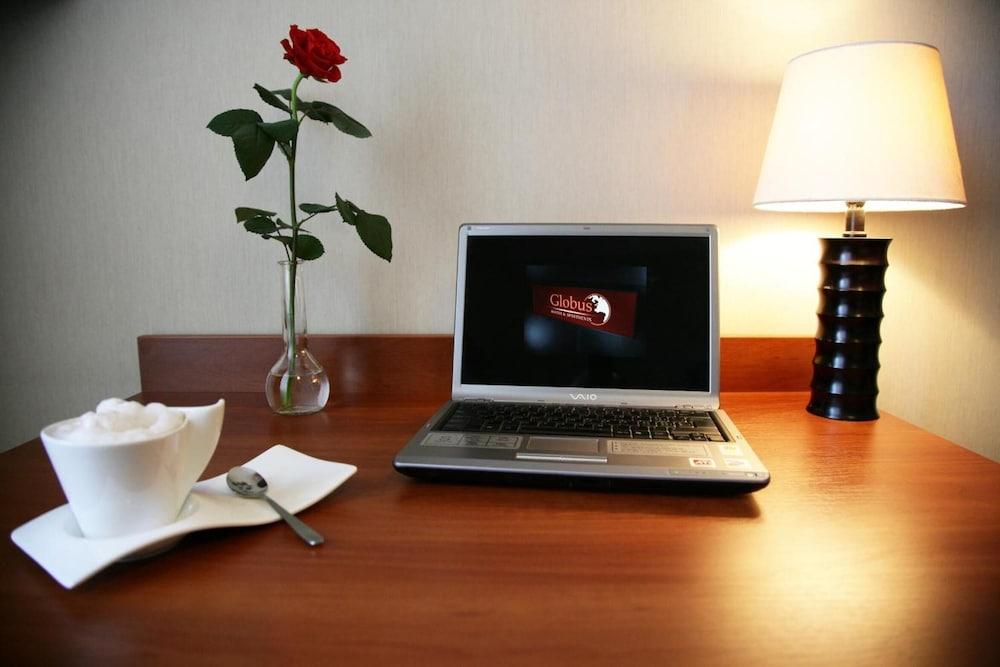 Aparthotel Globus クラクフ エクステリア 写真