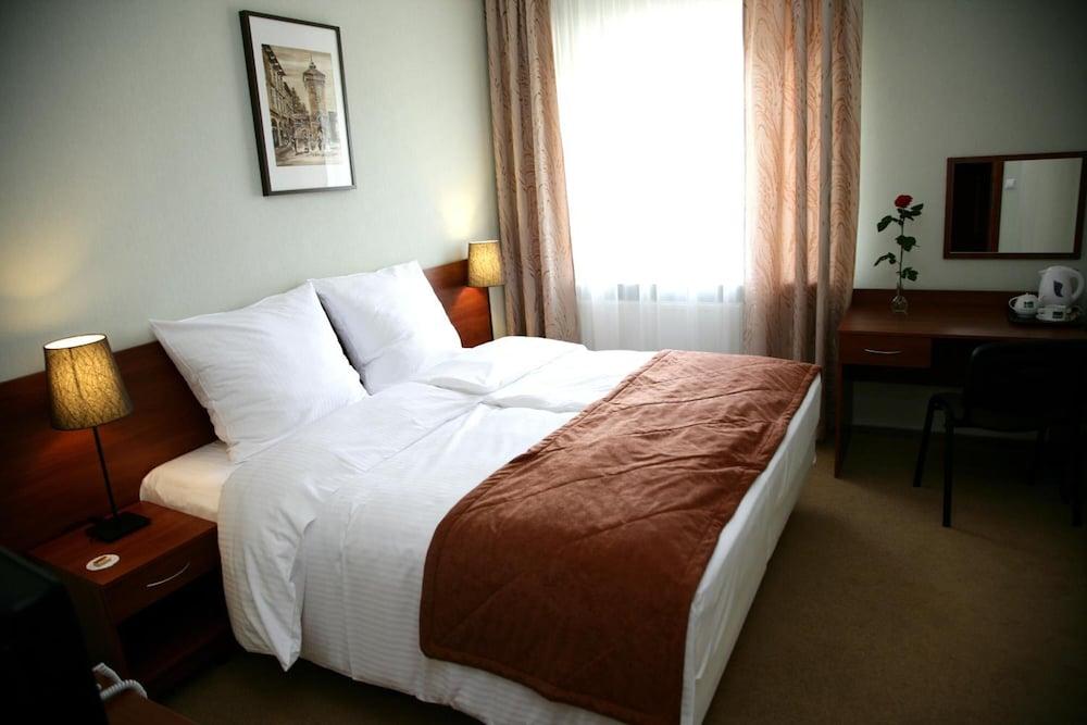 Aparthotel Globus クラクフ エクステリア 写真