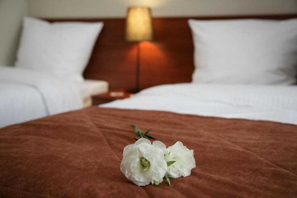 Aparthotel Globus クラクフ エクステリア 写真