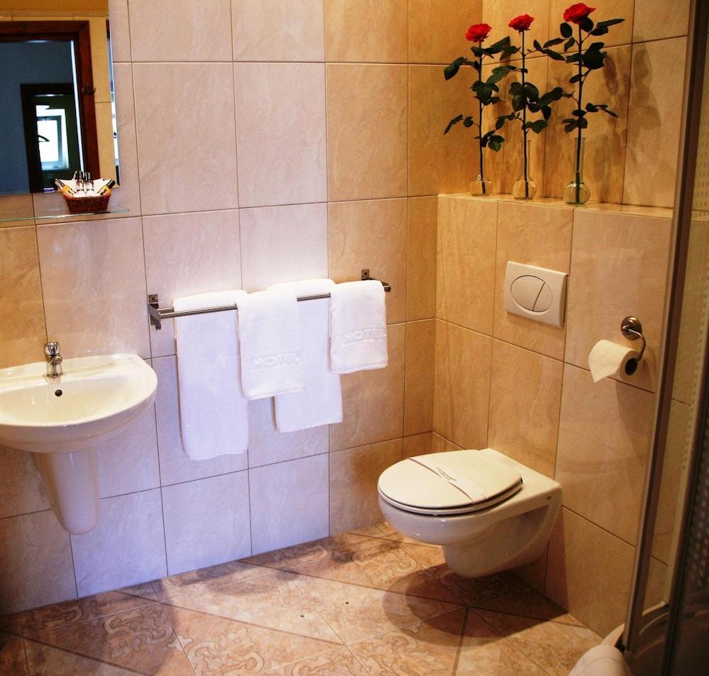 Aparthotel Globus クラクフ エクステリア 写真
