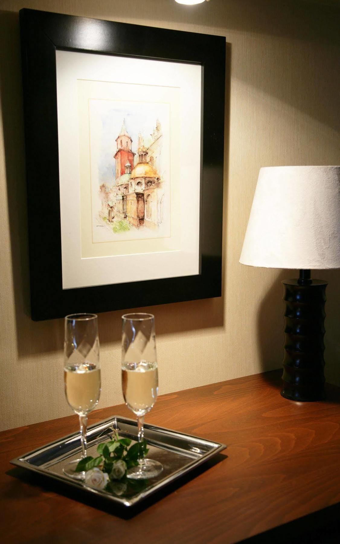 Aparthotel Globus クラクフ エクステリア 写真