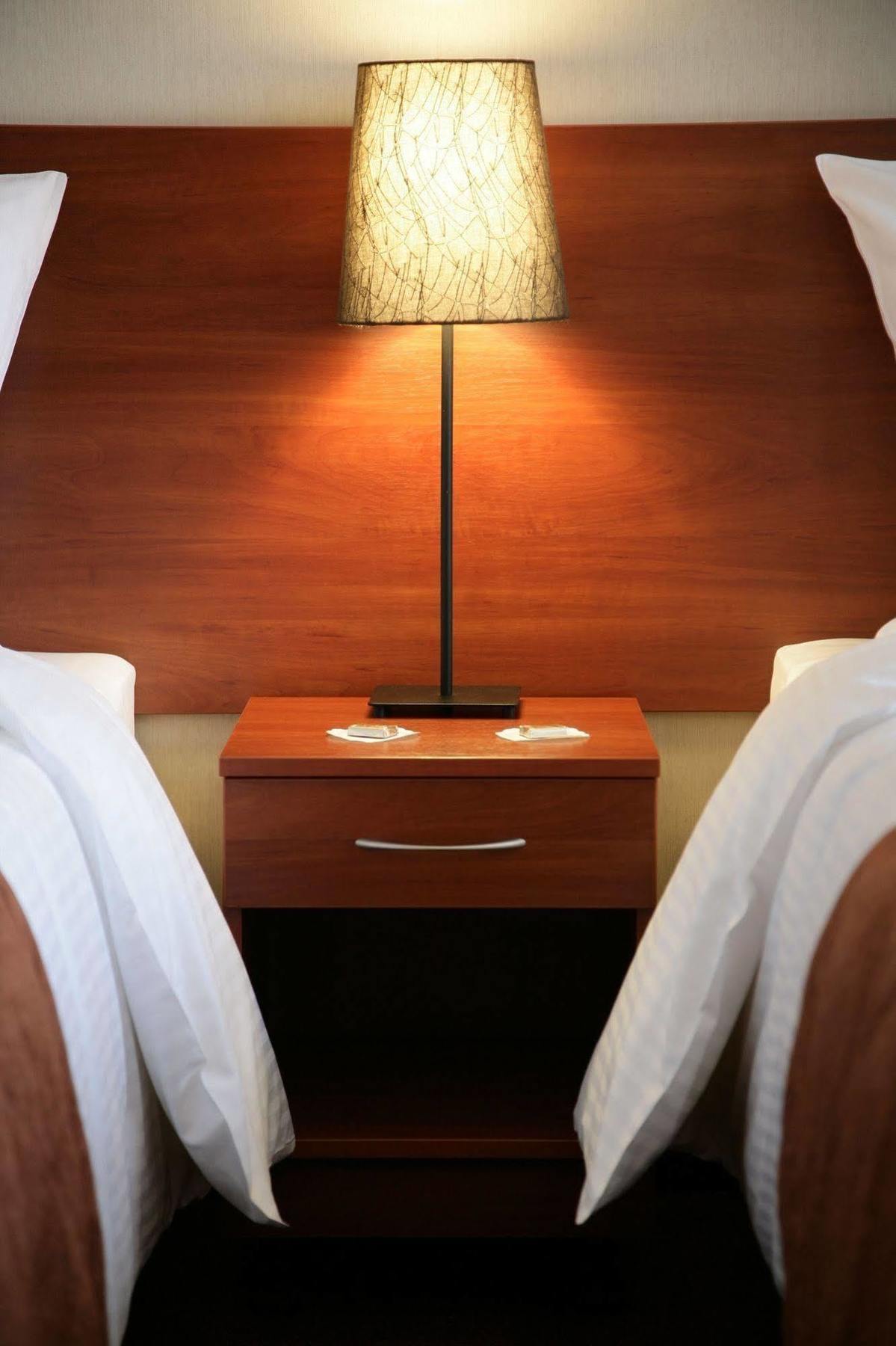 Aparthotel Globus クラクフ エクステリア 写真
